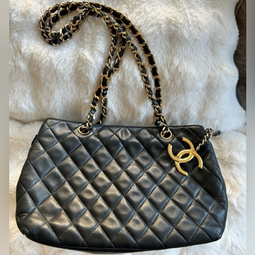 Vintage Chanel 24k Gold Zip Tote - Picture 3 of 16